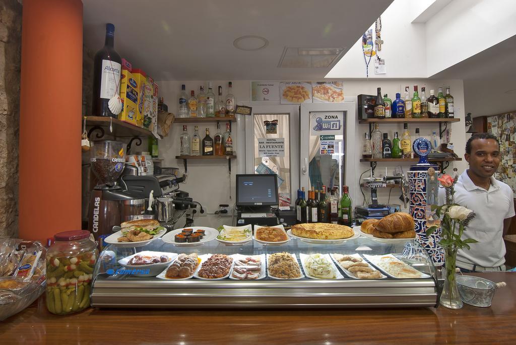 Hostal-Bar Restaurante "La Fuente" Rabe de las Calzadas Luaran gambar
