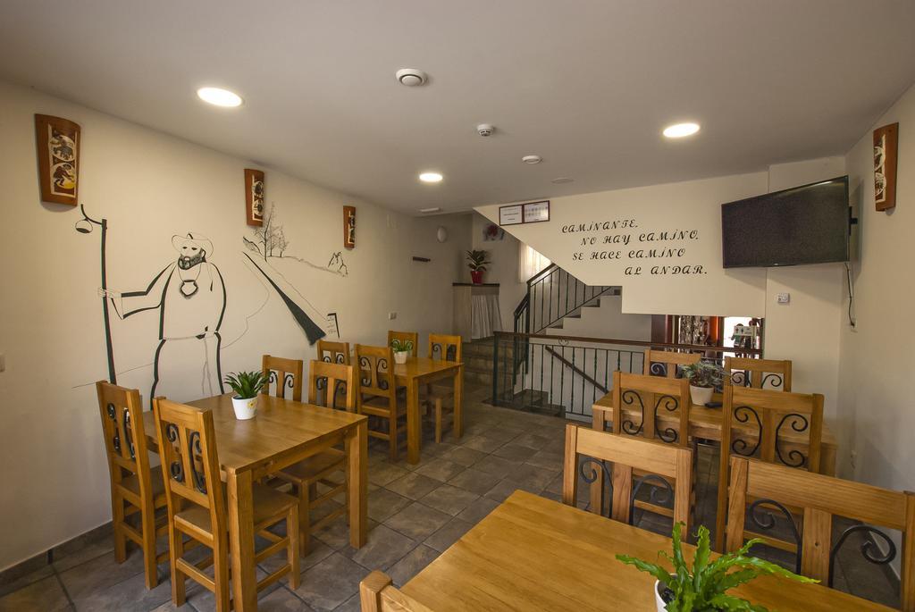 Hostal-Bar Restaurante "La Fuente" Rabe de las Calzadas Luaran gambar